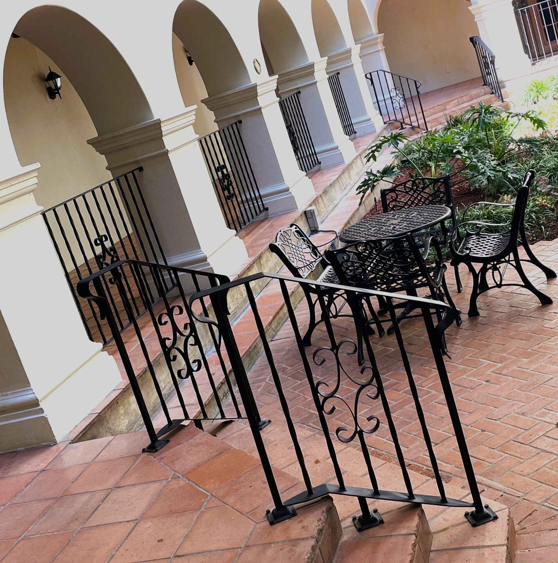 mokara rails 2